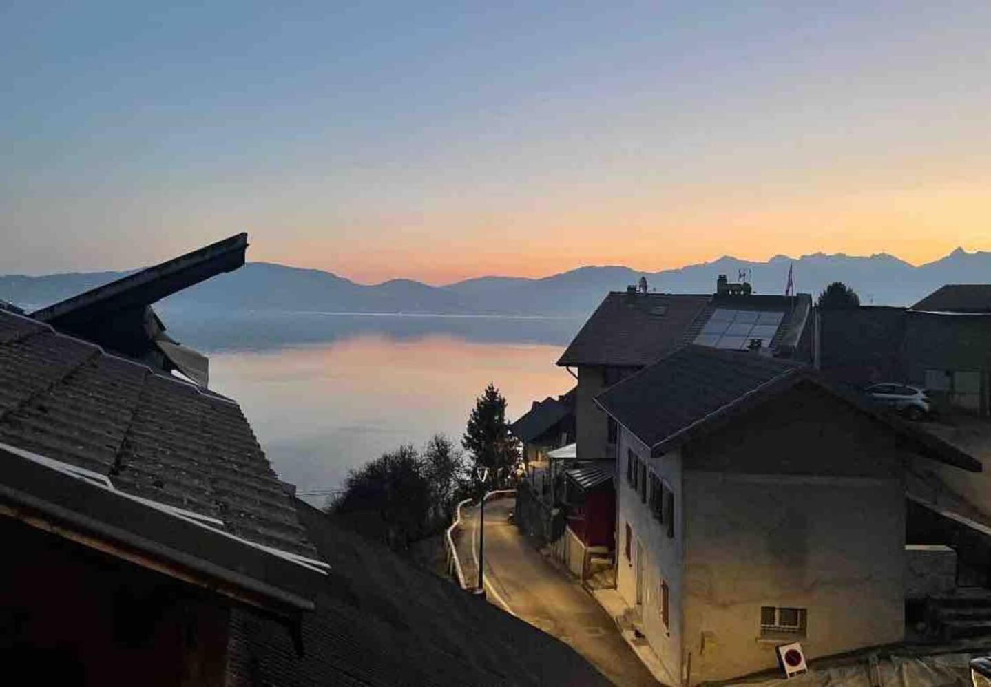 Chez Malou & Hugo Vue Lac Proche Suisse & Stations ! 圣金戈尔夫 外观 照片